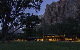 Zion Lodge